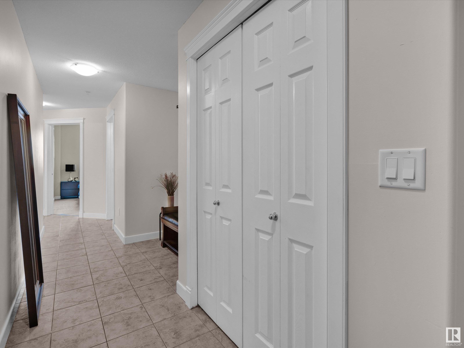 #805 9939 109 ST NW