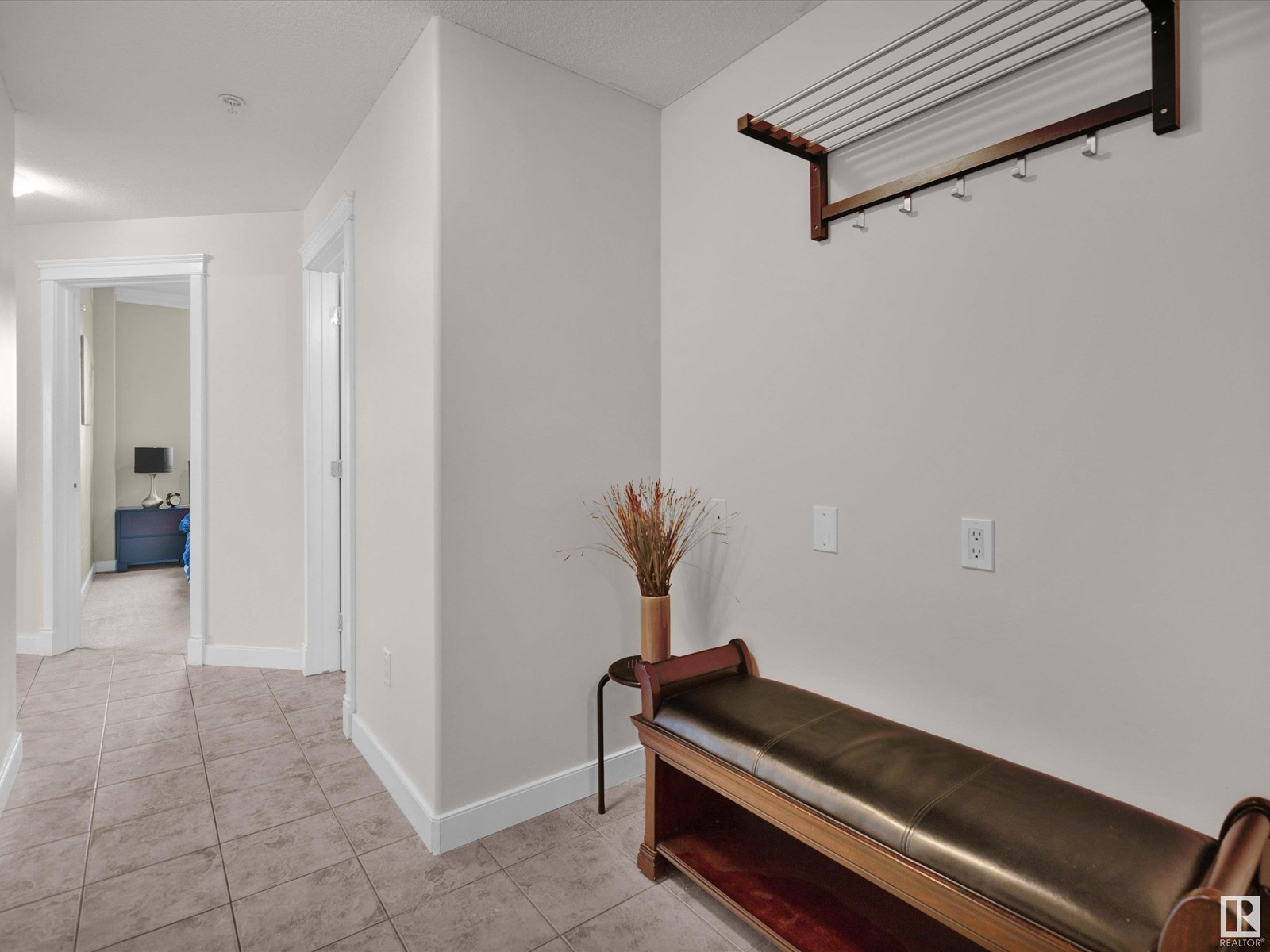 #805 9939 109 ST NW