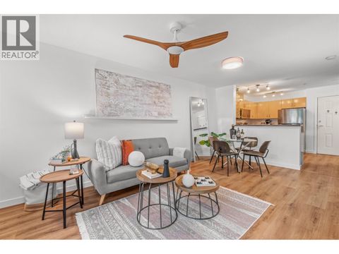 305 305 LONSDALE AVENUE North Vancouver BC V7M3G3