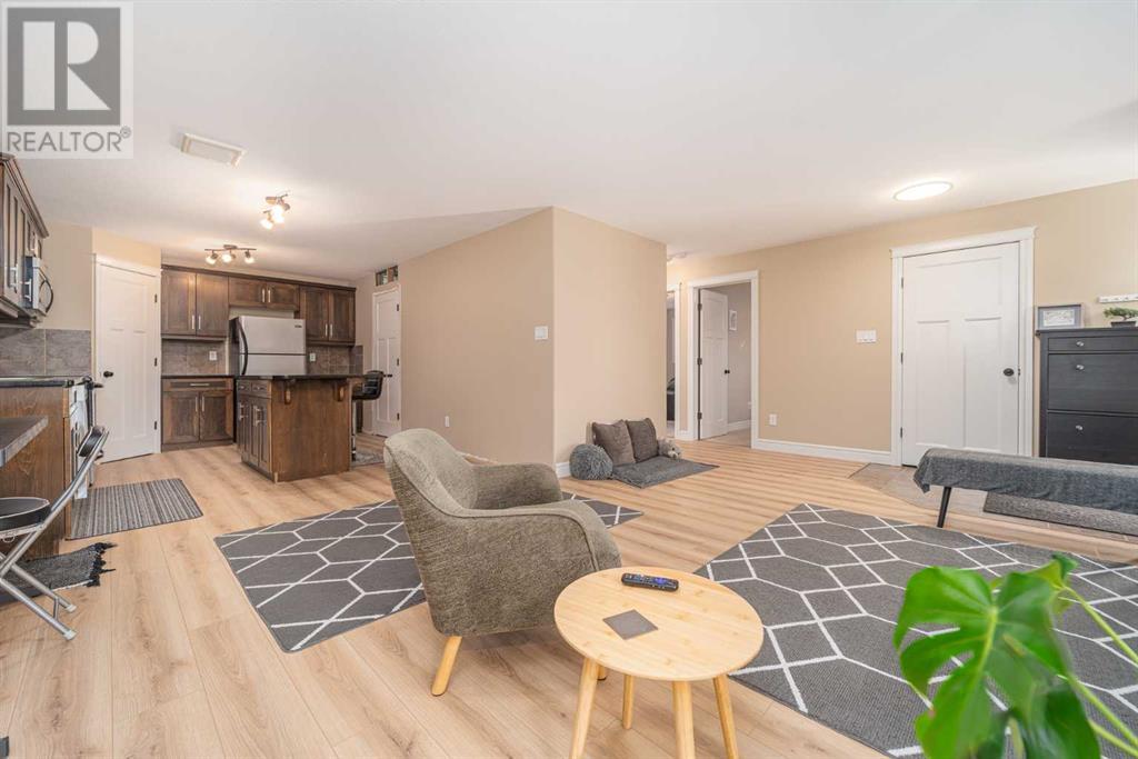 3, 893 Mt Sundance Manor W