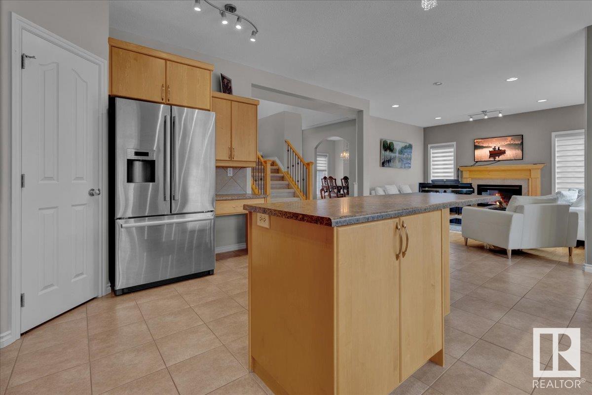 3232 TREDGER CL NW