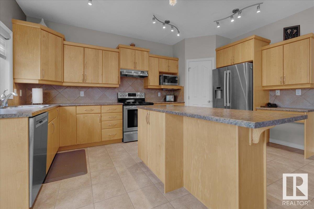 3232 TREDGER CL NW