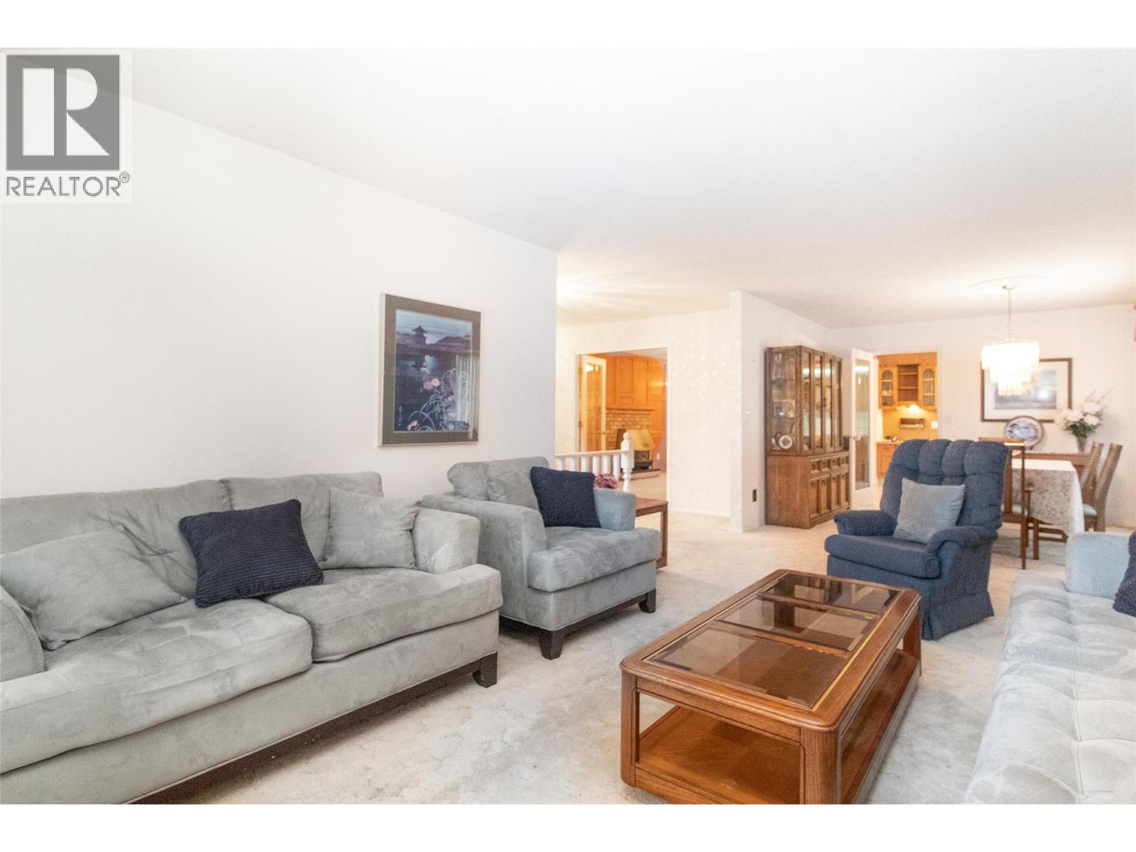 624 Cassiar Crescent