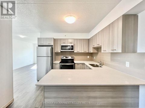 1002 - 220 CANNON STREET E Hamilton (Beasley) ON L8L2B1