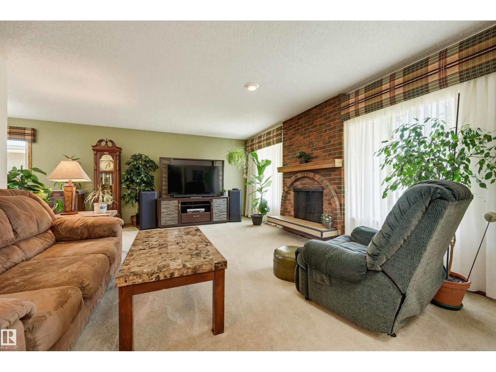 1920 65 ST NW