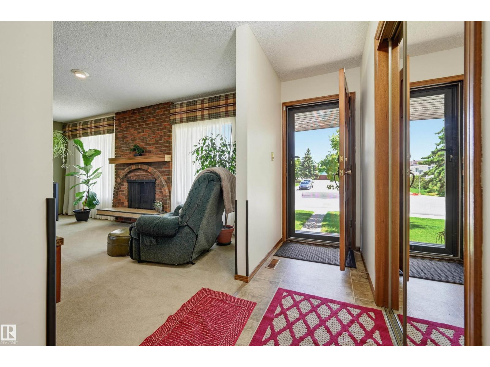 1920 65 ST NW