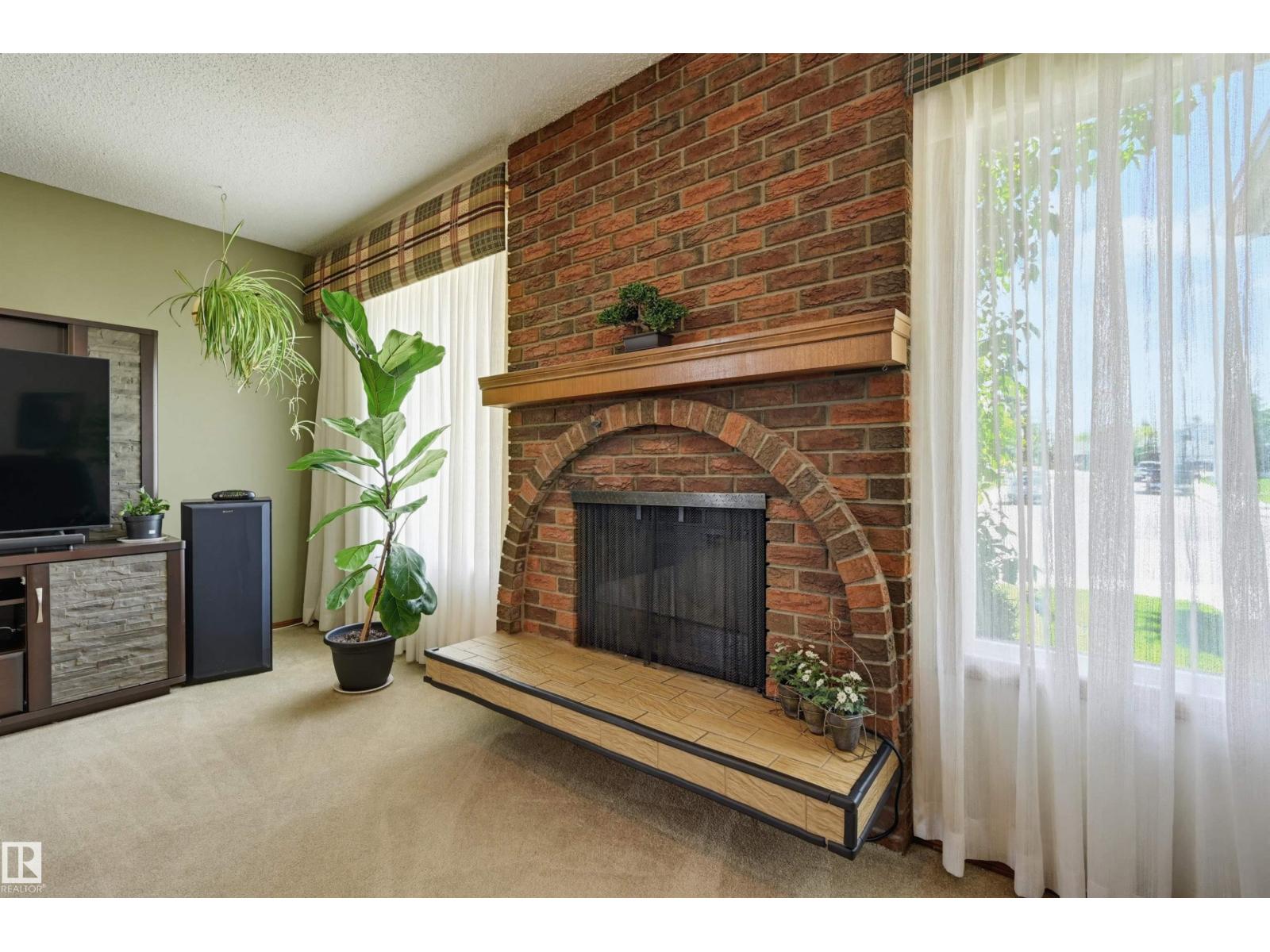 1920 65 ST NW