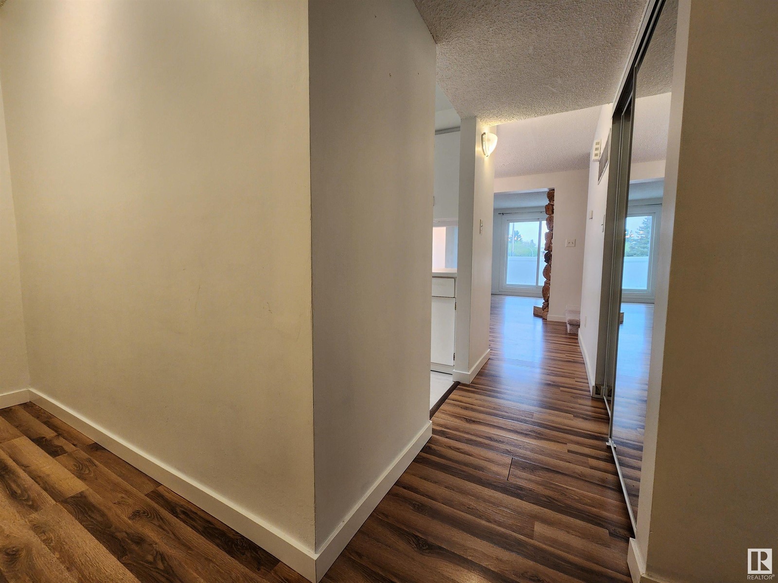 303 LANCASTER TC NW