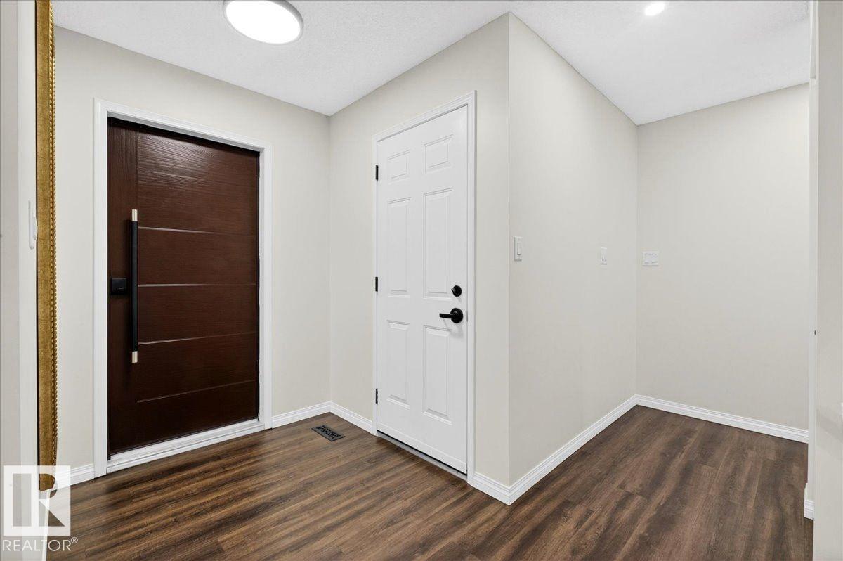 19016 92 AV NW
