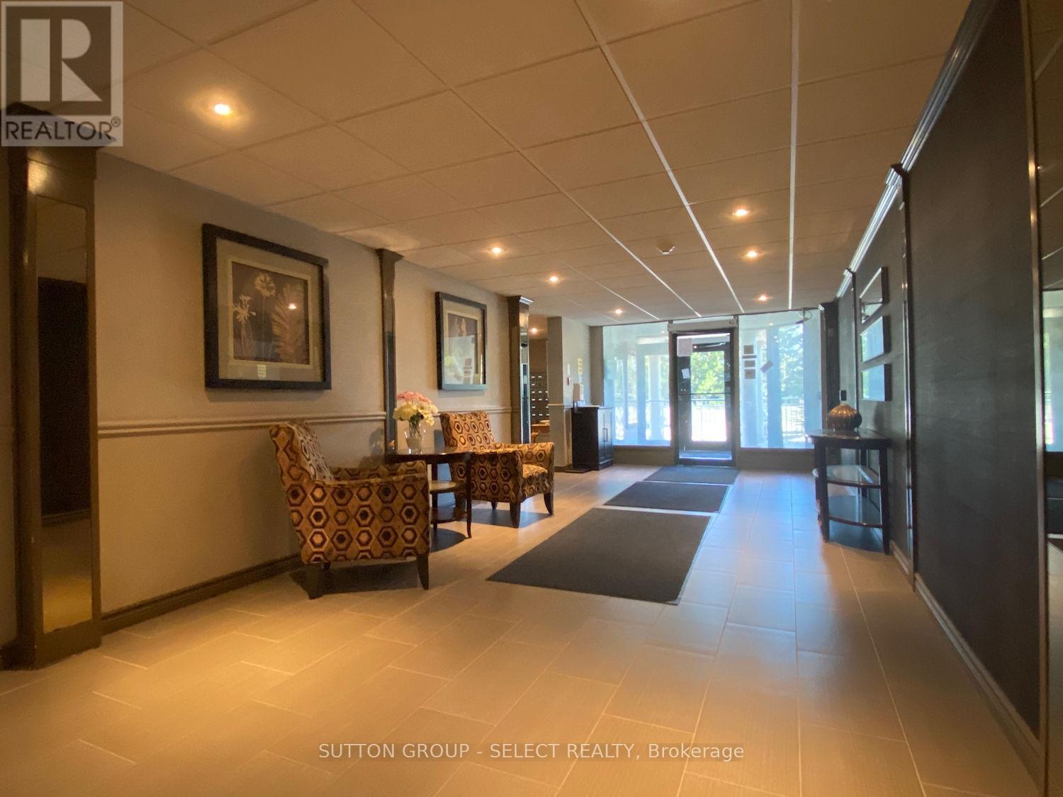 409 - 35 GREEN VALLEY DRIVE