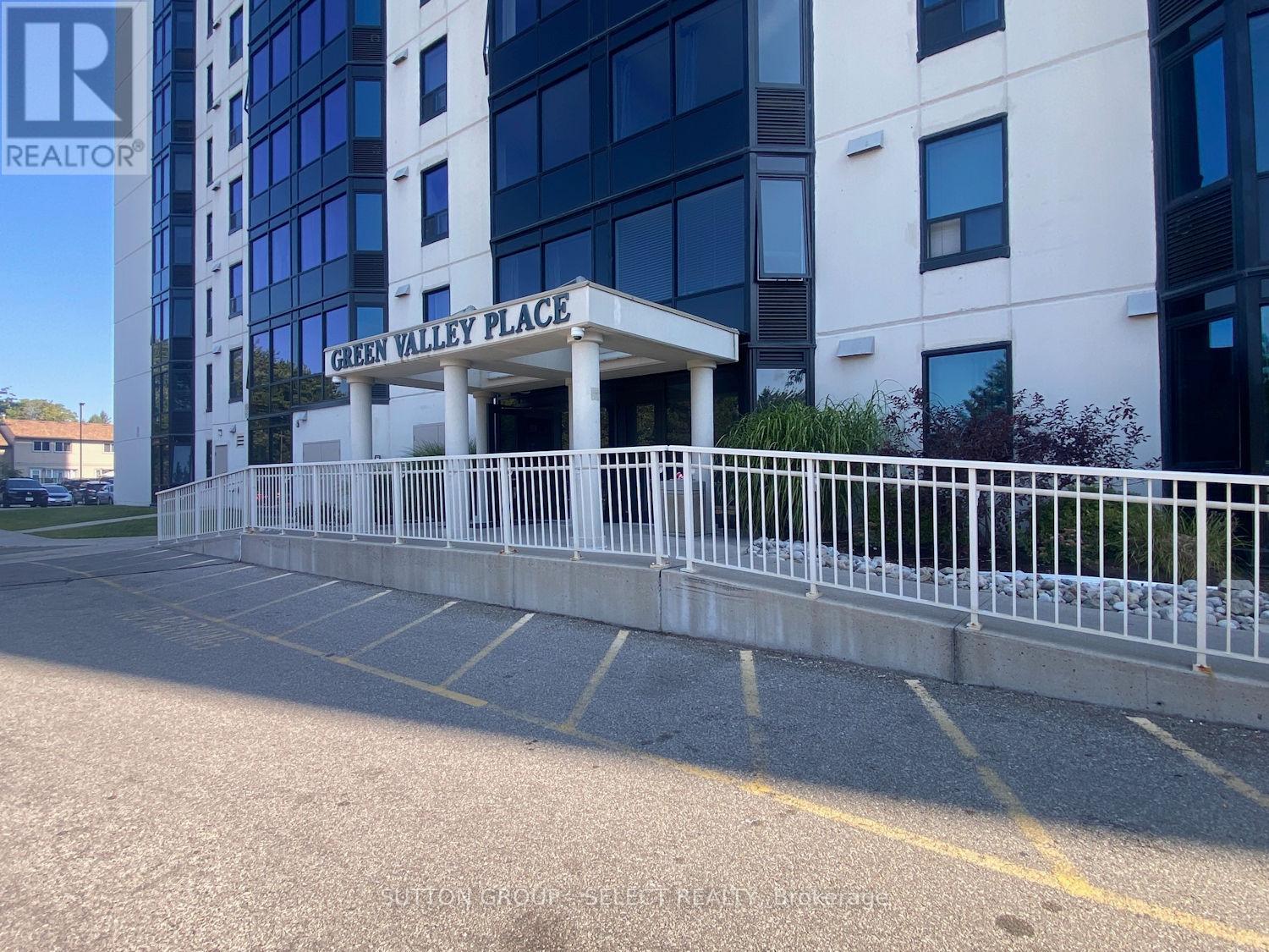 409 - 35 GREEN VALLEY DRIVE