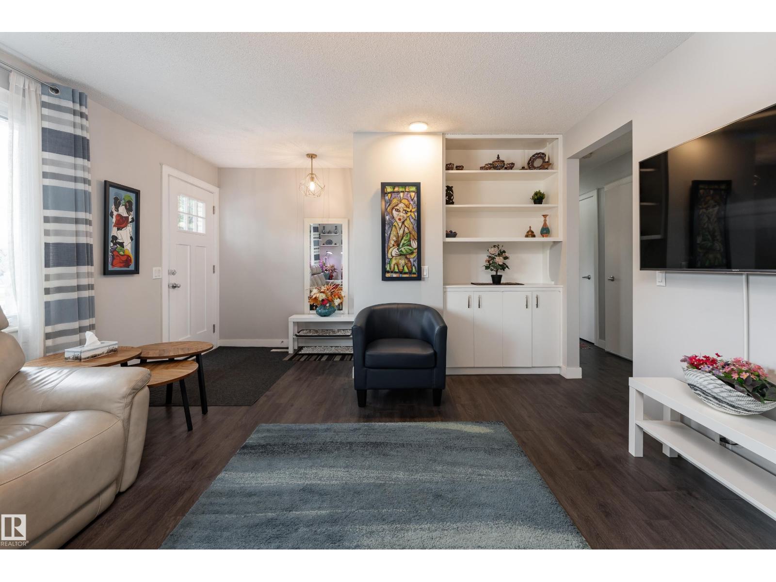 11227 40 AV NW