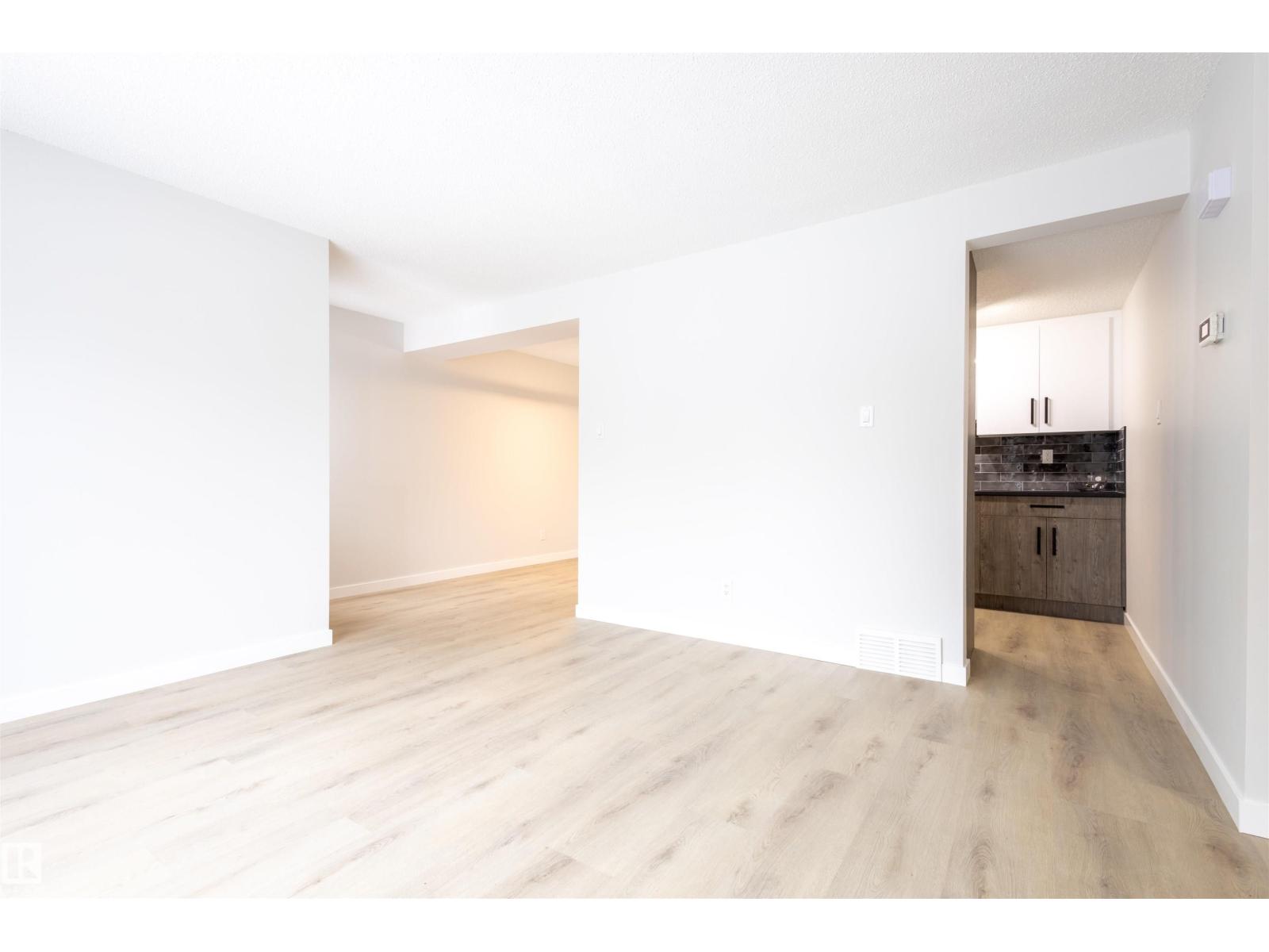 30 AMBERLY CO NW