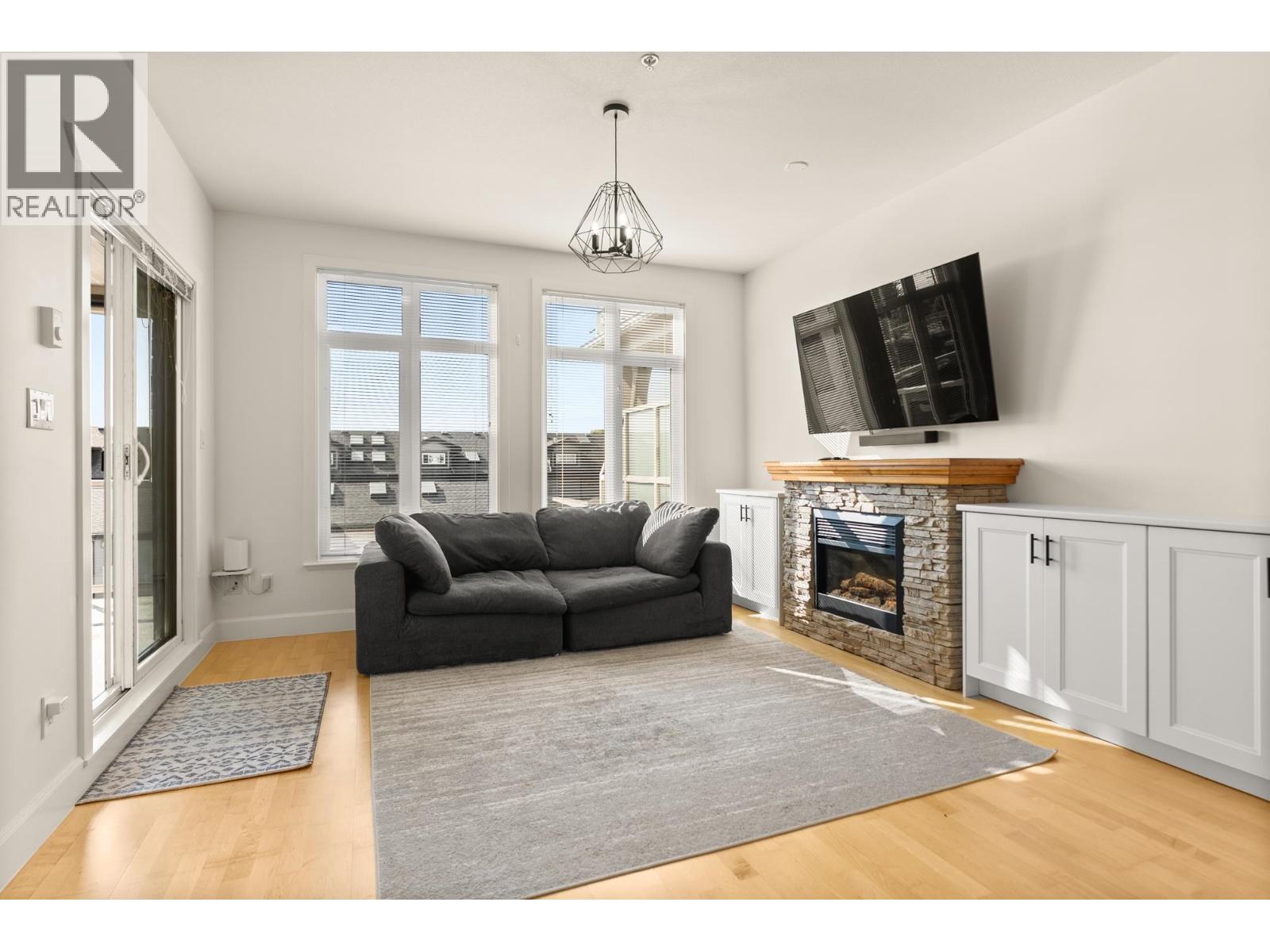 311 4280 MONCTON STREET