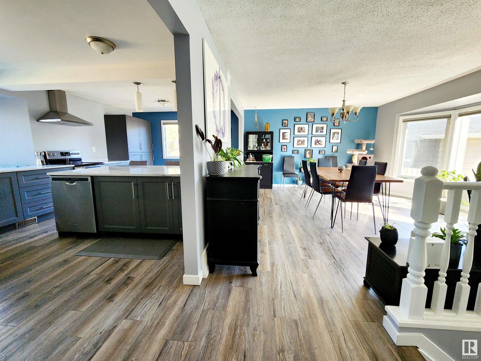 3539 11 AV NW