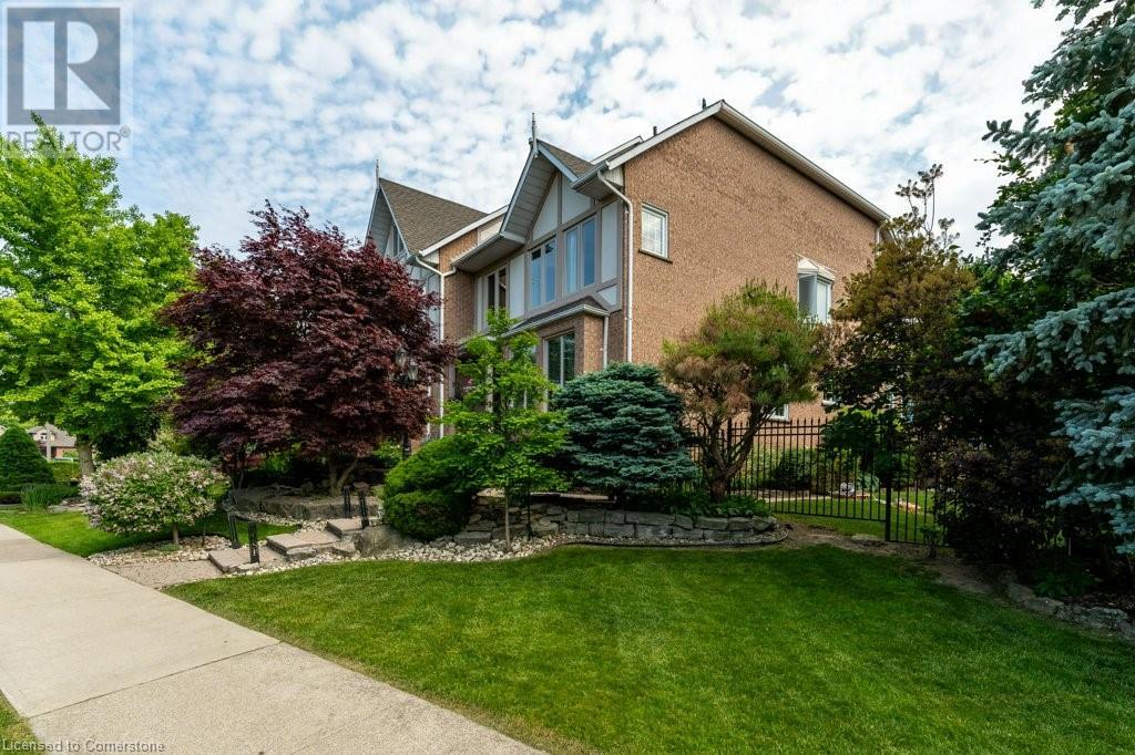 90 WATERFORD Crescent