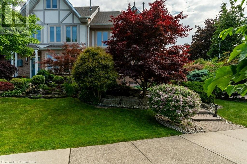 90 WATERFORD Crescent