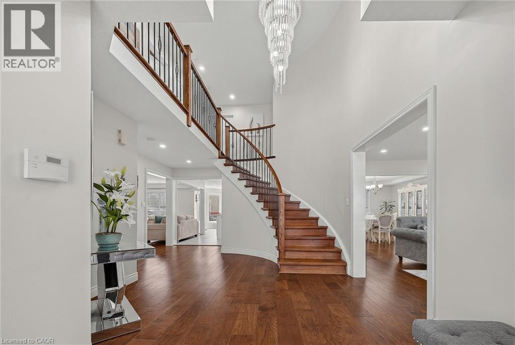 79 HOLBROOK Crescent