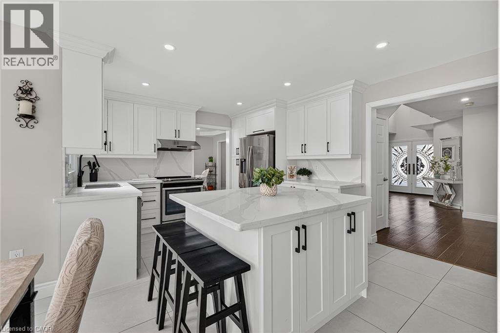 79 HOLBROOK Crescent