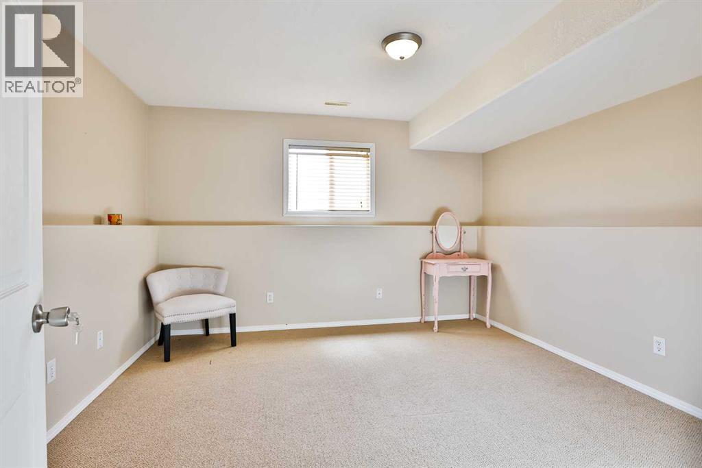 175 Cowichan Court W