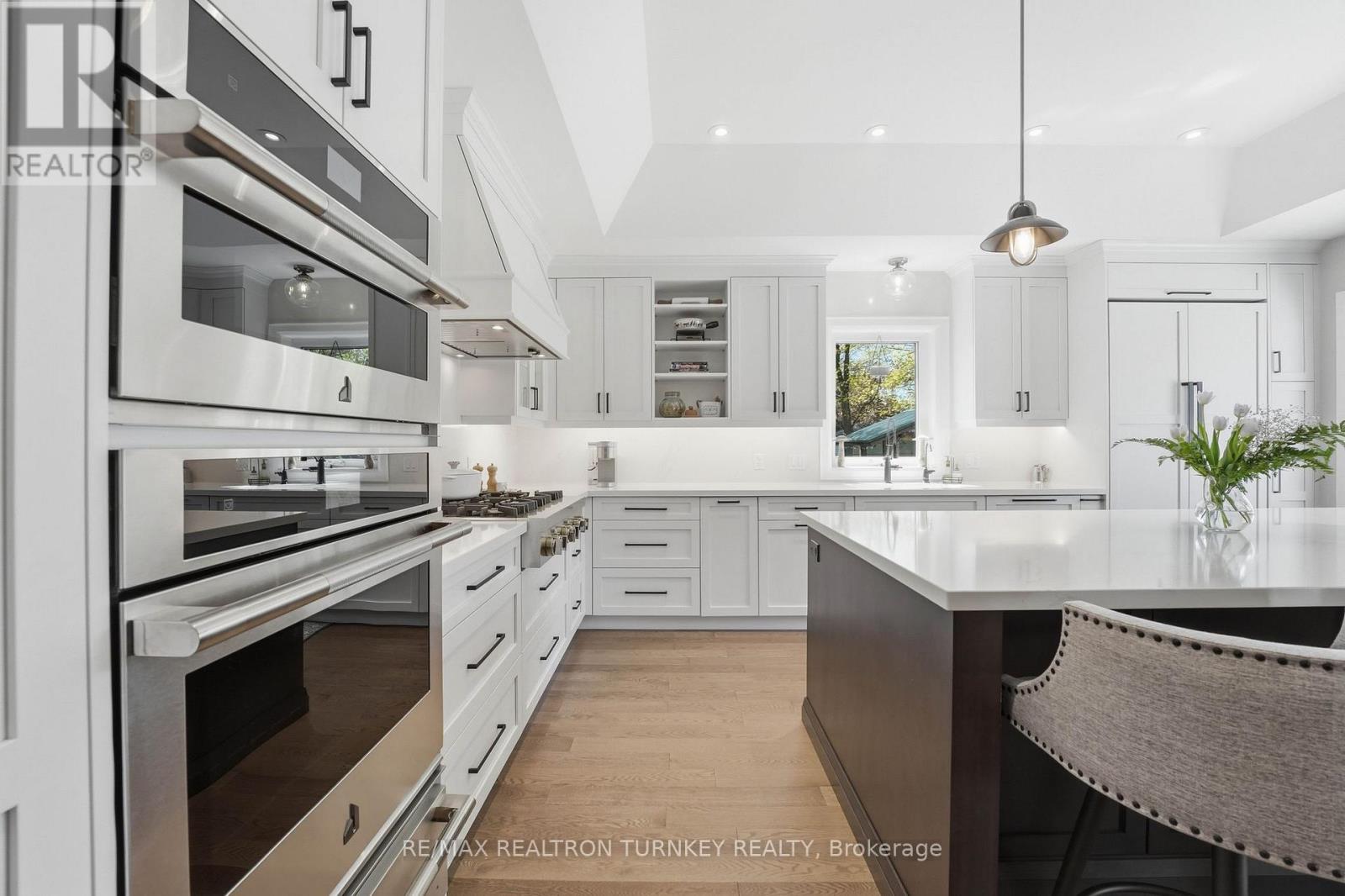 178 PARKVIEW CRESCENT
