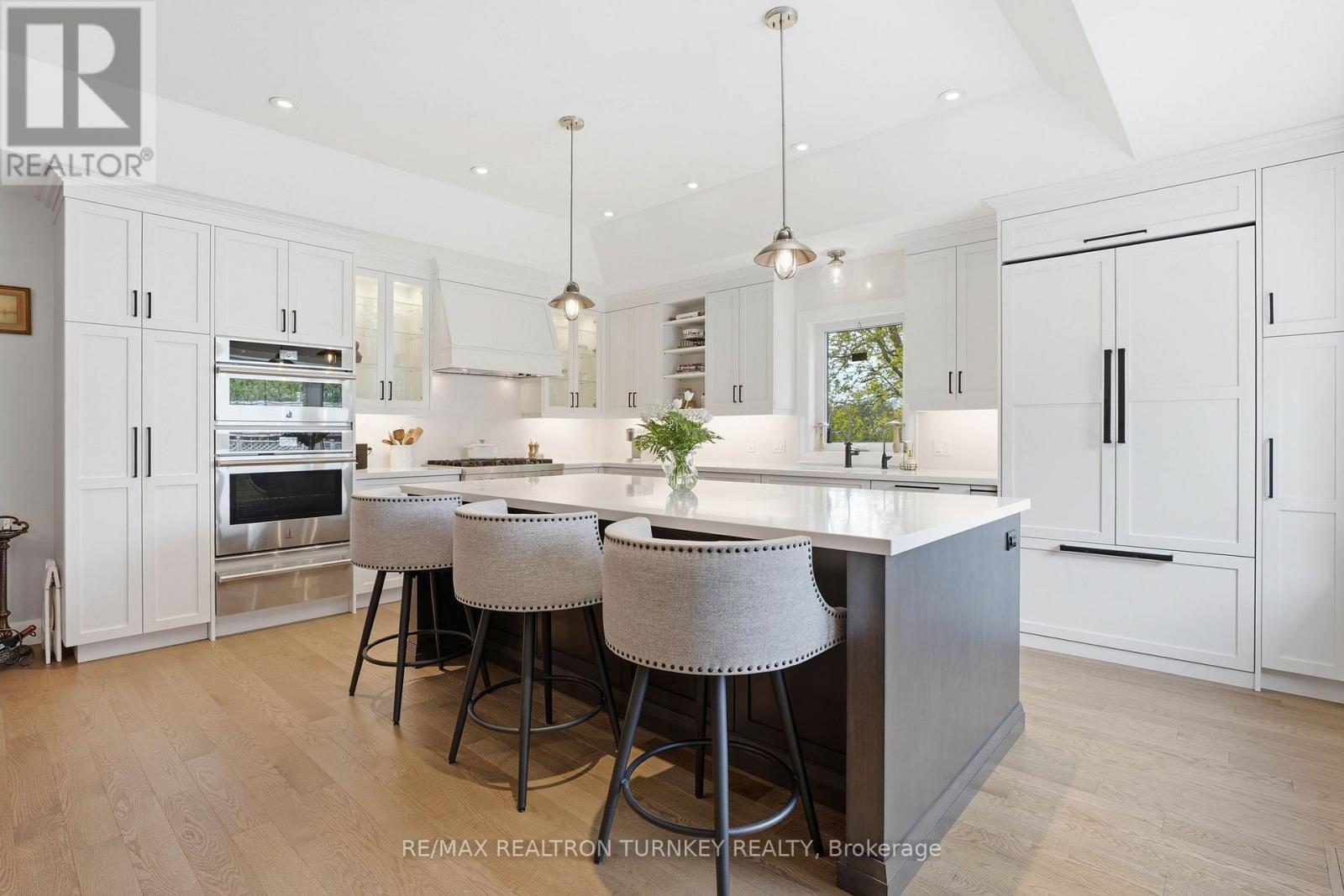 178 PARKVIEW CRESCENT