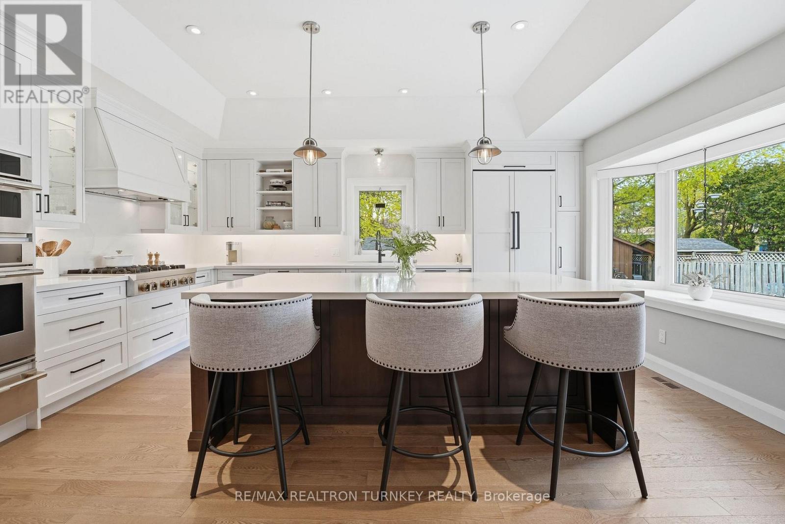 178 PARKVIEW CRESCENT