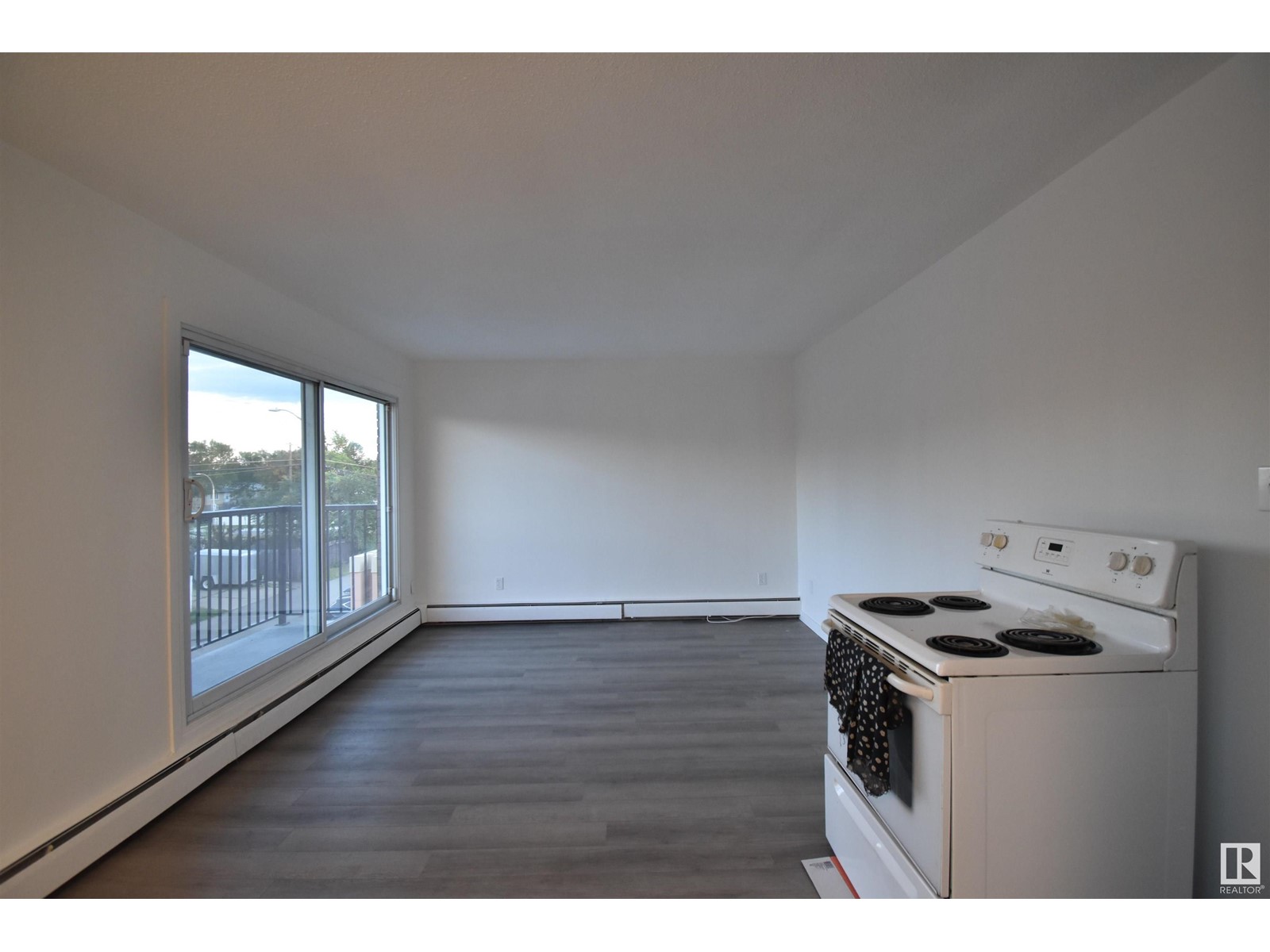 #303 12921 127 ST NW NW