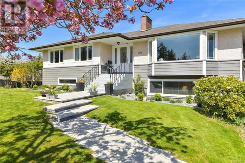 2198 Kendal Ave Oak Bay BC V8P1S2