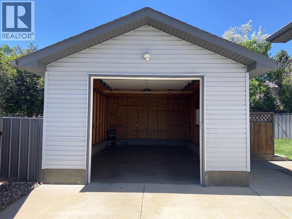 40 MicMac Court W