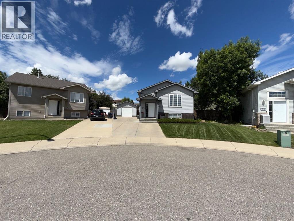 40 MicMac Court W