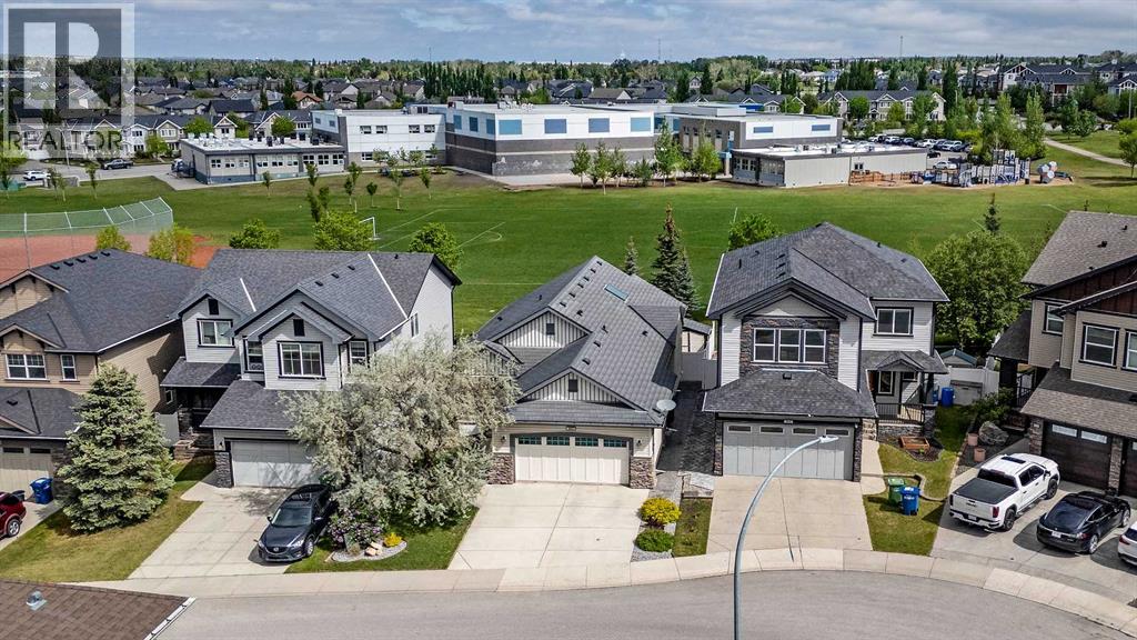 242 Kingsbury View SE