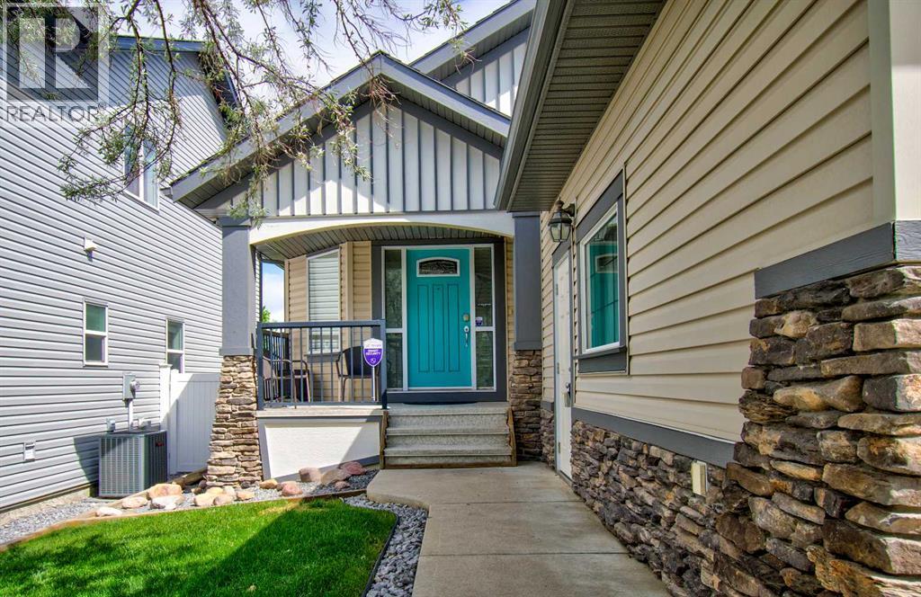 242 Kingsbury View SE