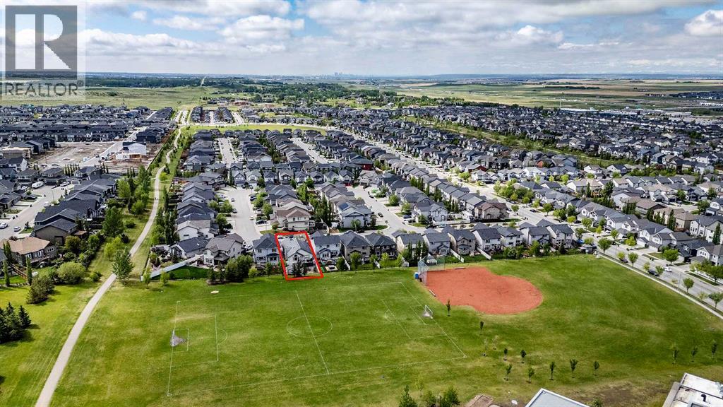 242 Kingsbury View SE