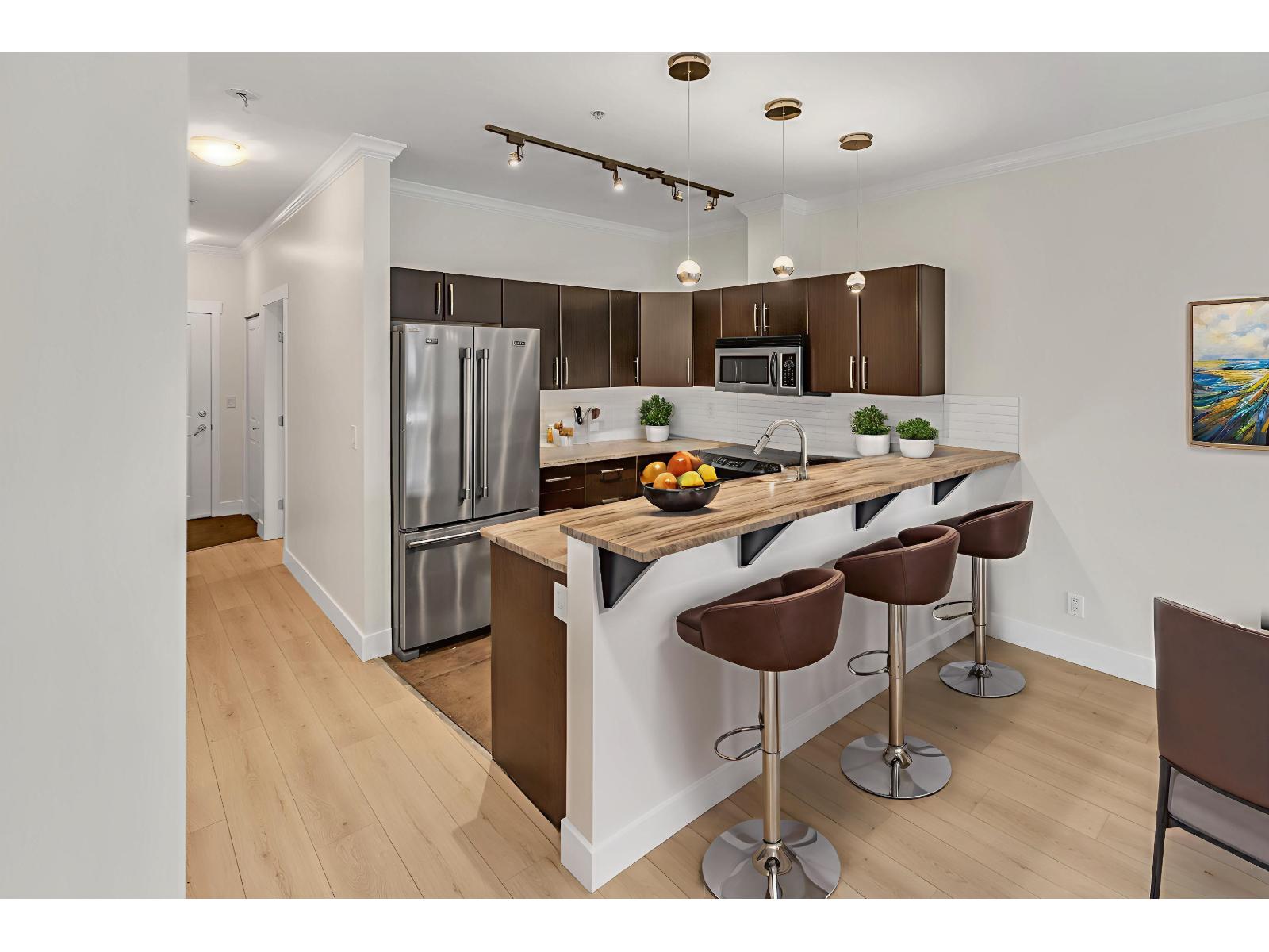 104 2632 PAULINE STREET