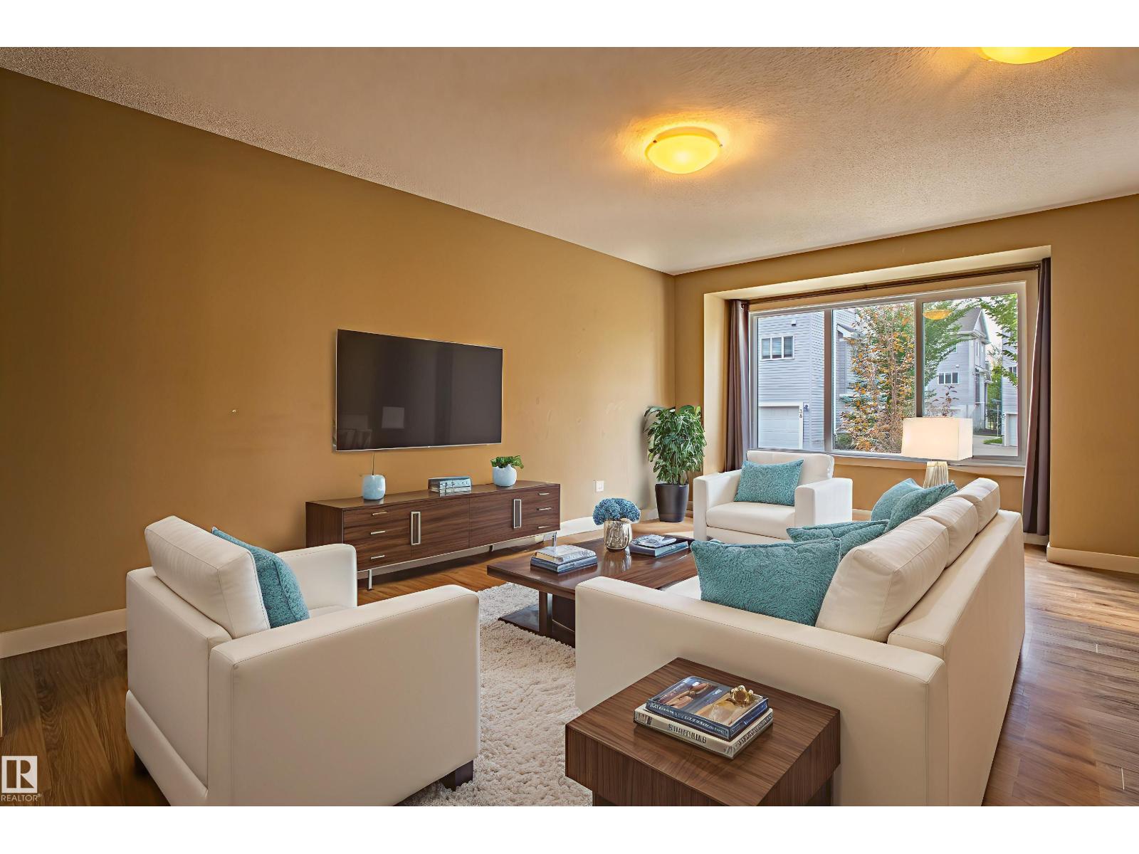 #32 2121 HADDOW DR NW