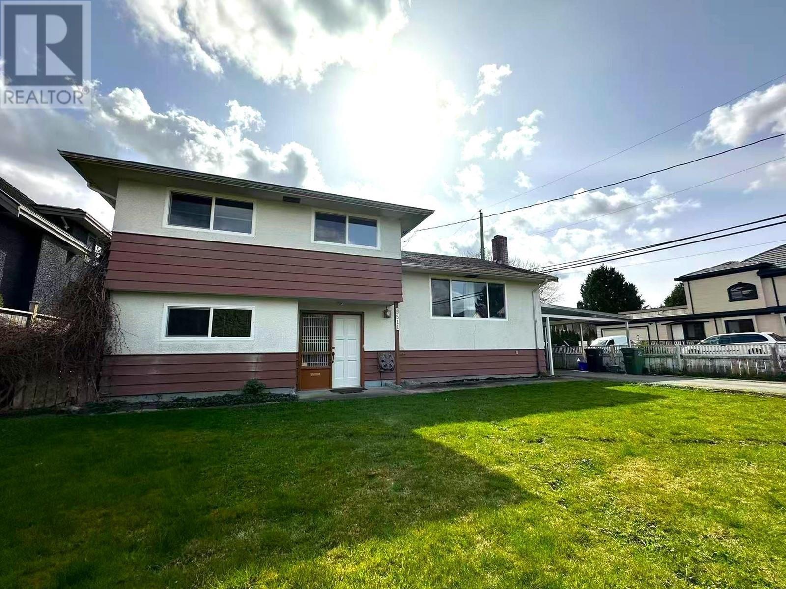 9511 PINEWELL CRESCENT