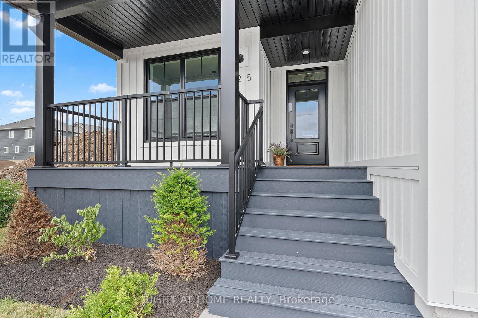 725 SQUIRREL HILL DRIVE