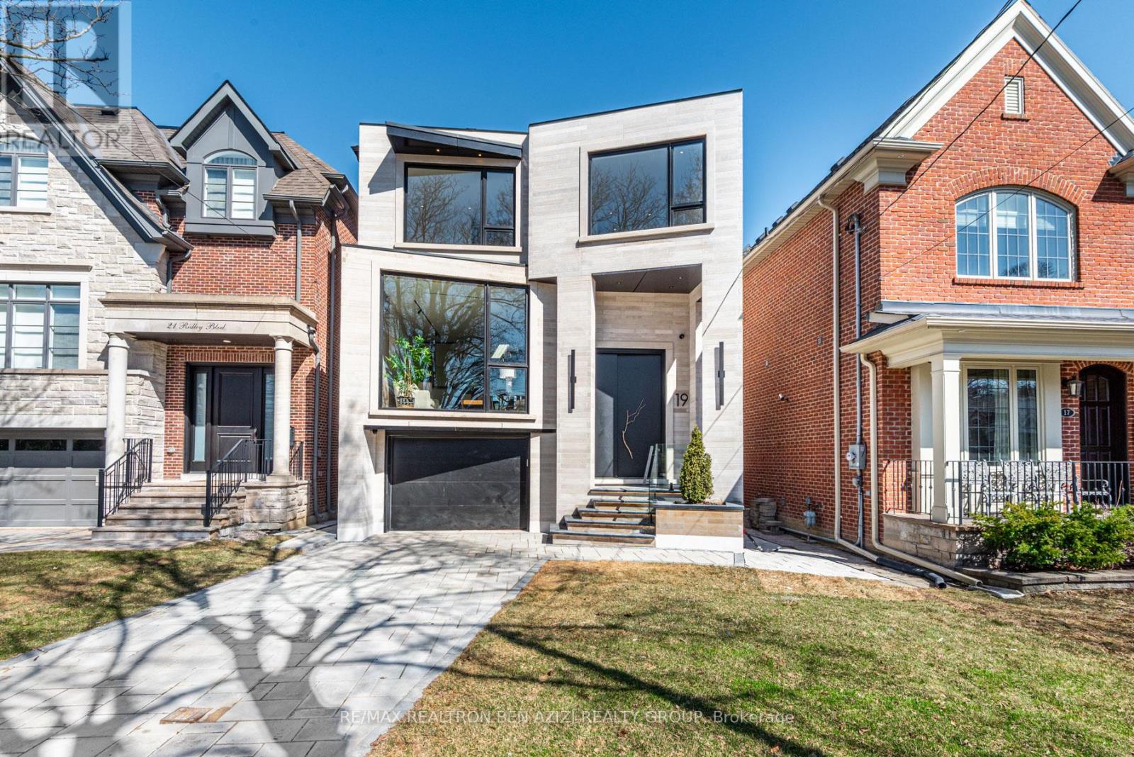 19 RIDLEY BOULEVARD