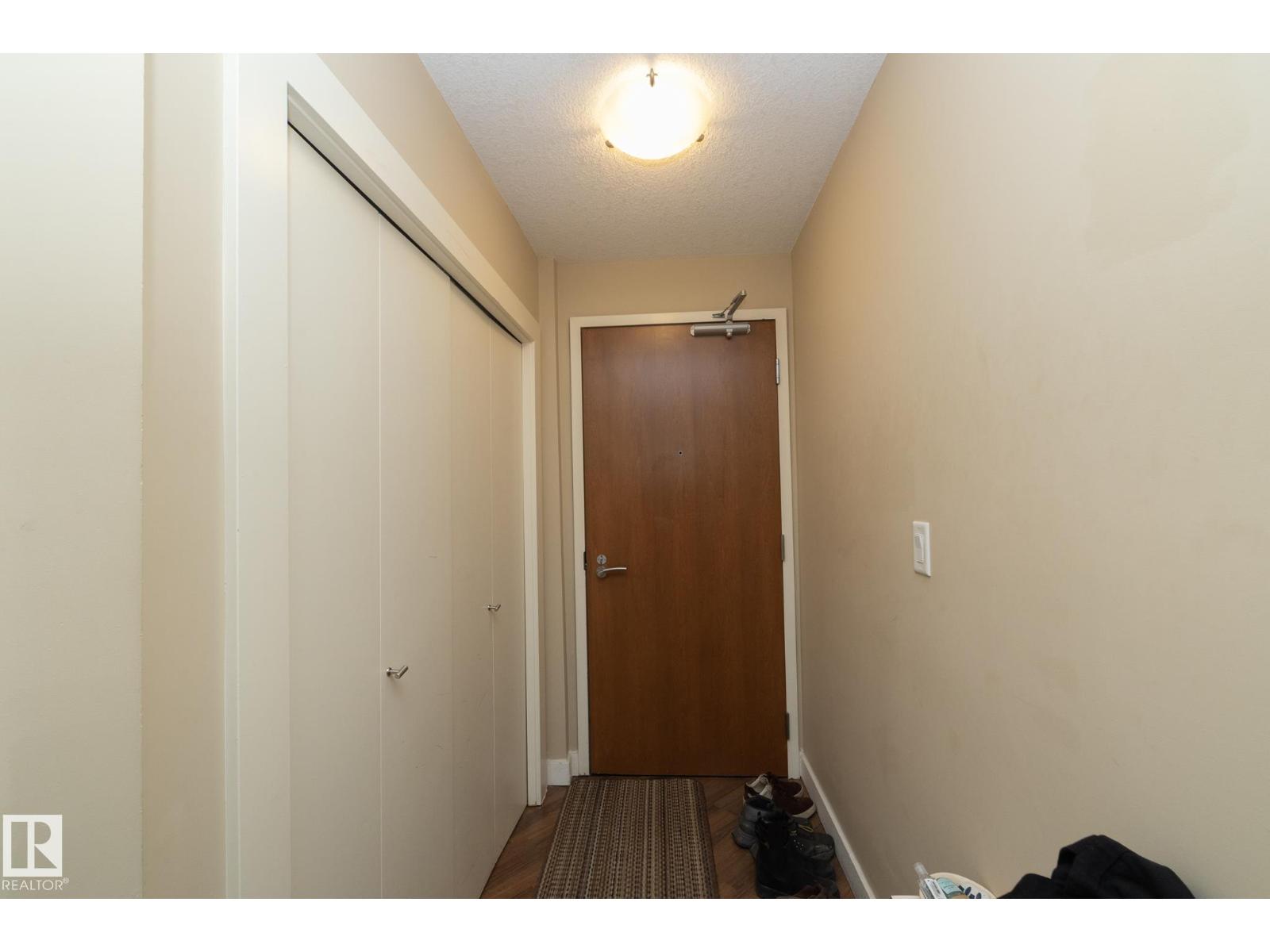 #1004 10136 104 ST NW