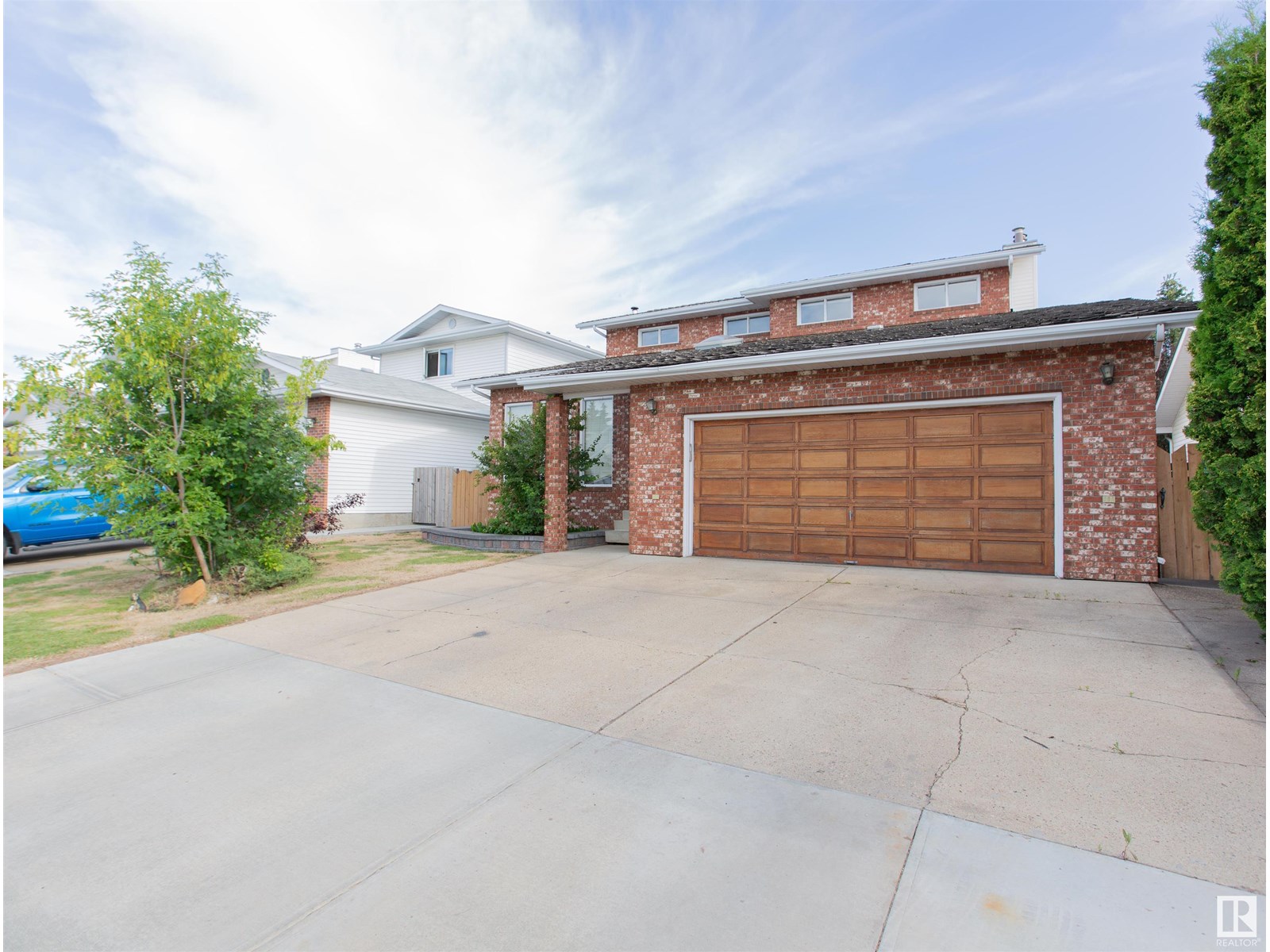 9915 154 AV NW
