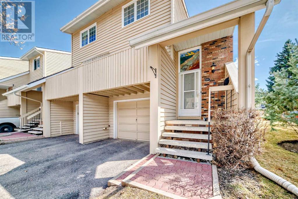 391 Point Mckay Gardens NW