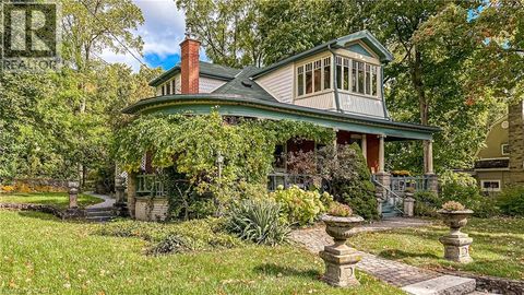 55 CAYLEY Street Dundas ON L9H2E6