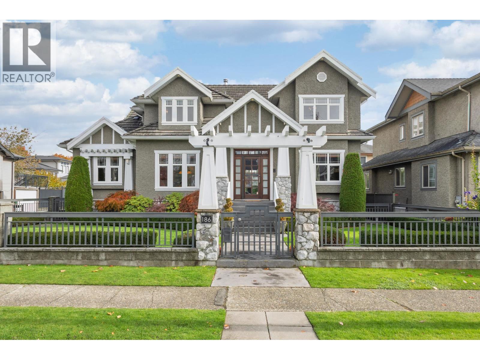 186 MACDONALD AVENUE