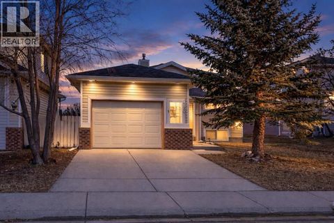 120 Creek Gardens Place NW Airdrie AB T4B2P7