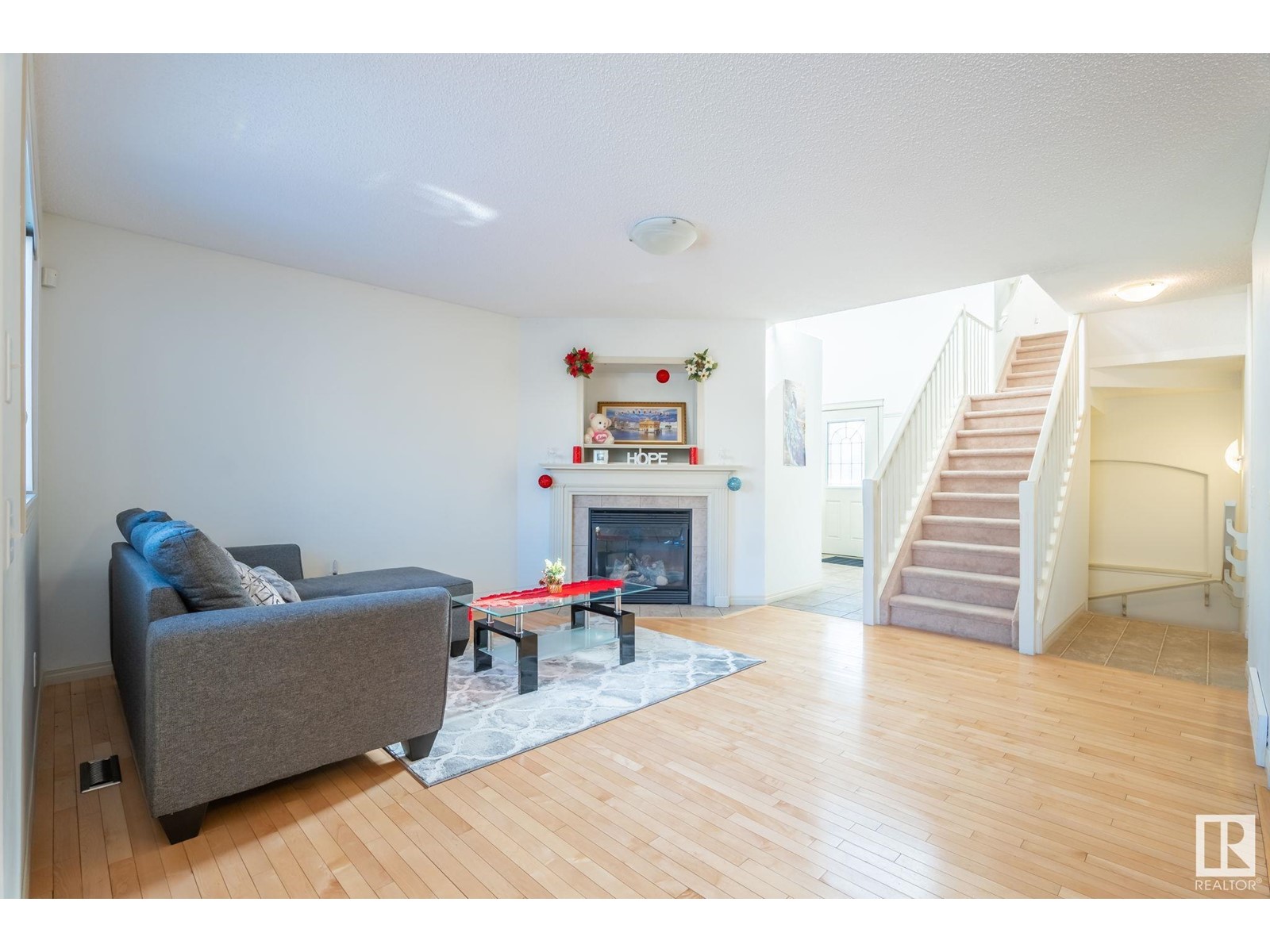8720 178 AV NW NW