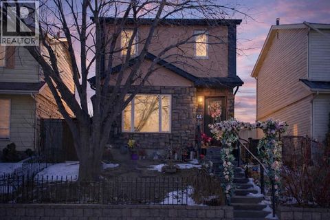 44 Applecroft Road SE Calgary AB T2A7J3