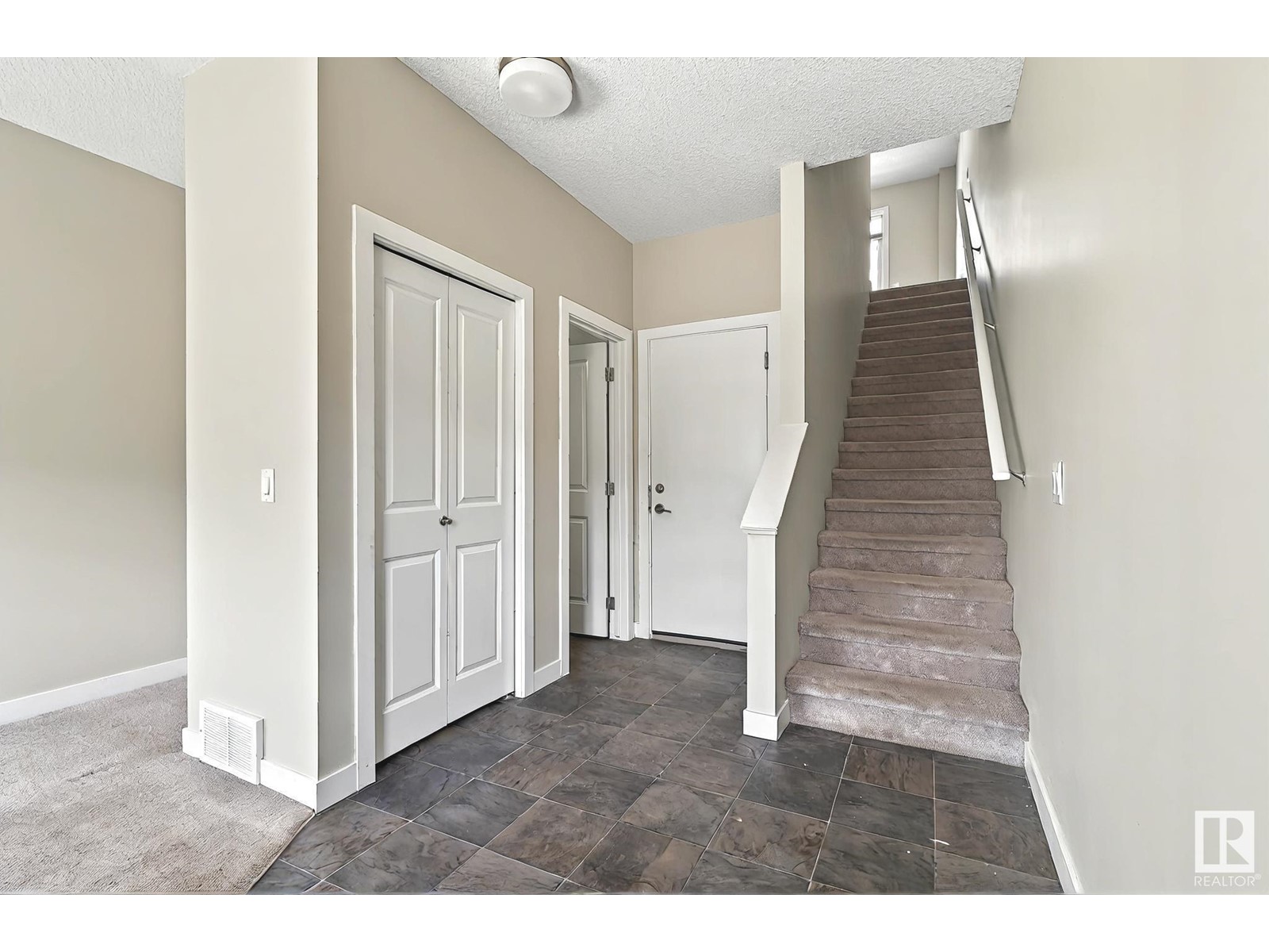 1087 GAULT BV NW