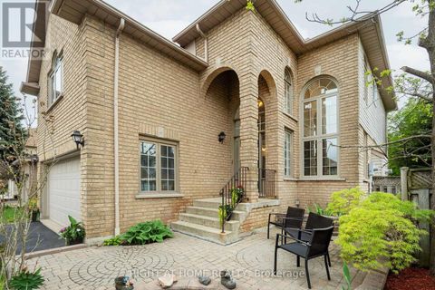 1262 UPPER PARADISE ROAD Hamilton (Carpenter) ON L9B2R7