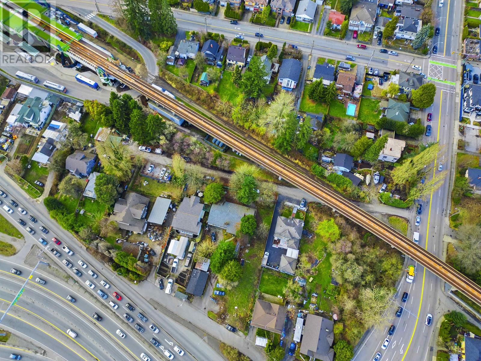 2139 MARINE WAY